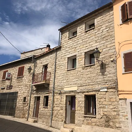 Guest Art In Gallura - Ixihome Tatil Evi Aggius